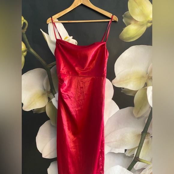 Raspberry red satin cowl neck dress - Picture 2 of 7